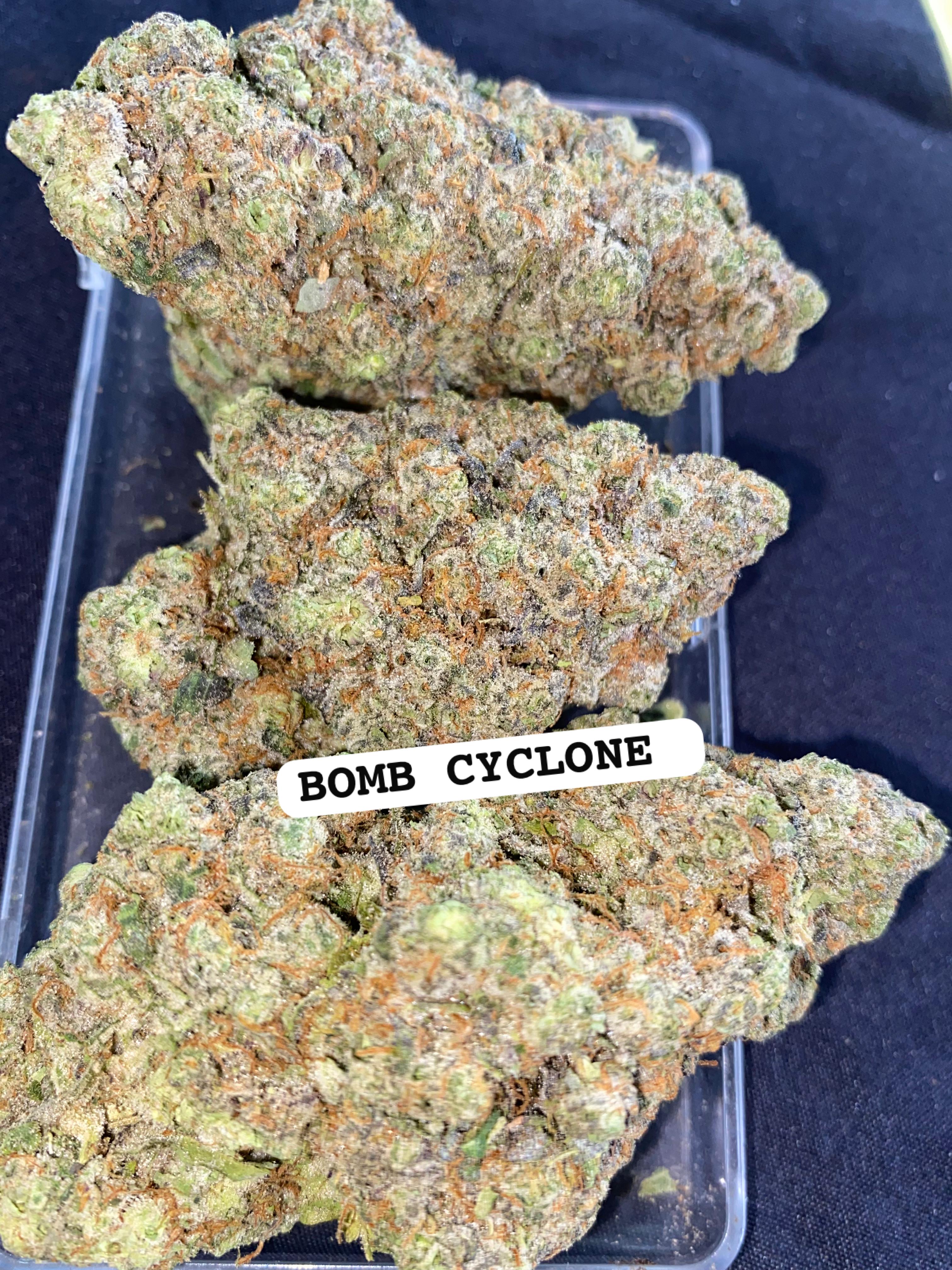 BOMB CYCLONE STRAIN                      Cannabis palace